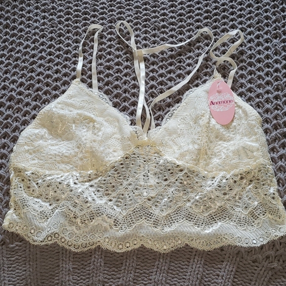 Only 1! Crochet Lace Bralette - Picture 4 of 8